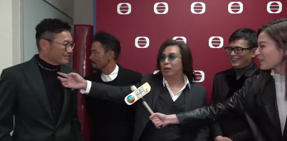 林敏聰:「三哥呢個頸箍有名堂㗎!」三哥表示:「係咩?你講嚟聽下!」林敏聰笑言:「呢啲叫無辜辜加個箍!」