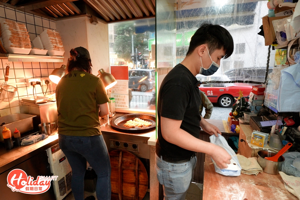 小店由兩位店主其同打理,店主主之一的阿健,從事上海包點行業已有7至8年,大部分的包點都是由他主理。