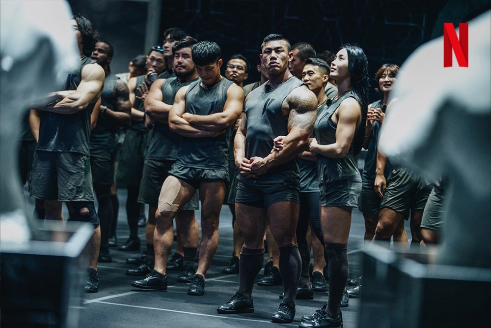 《體能之巔：百人大挑戰》，集合了100位各行各業的參賽者一起闖關！