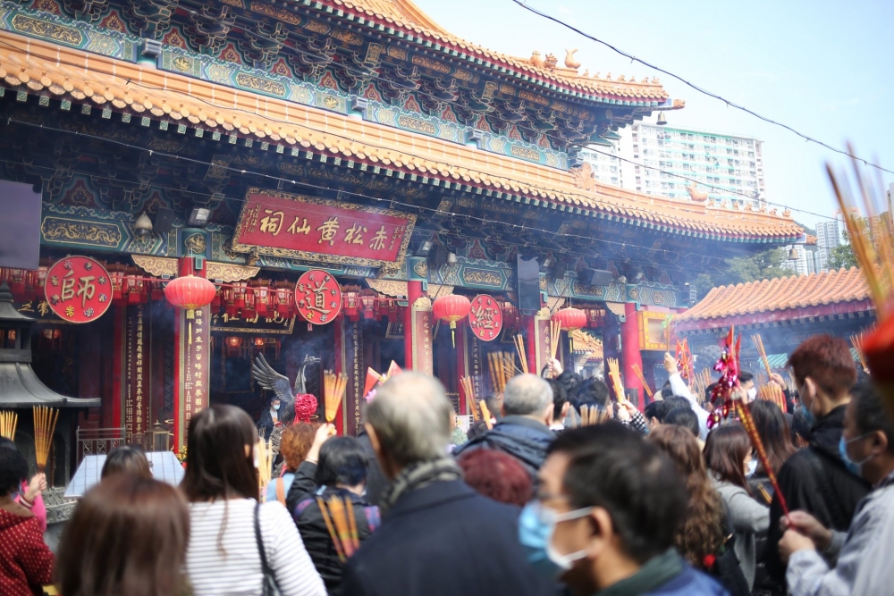 生理期、坐月和戴孝者都不適合到廟宇拜神，以免沖煞！