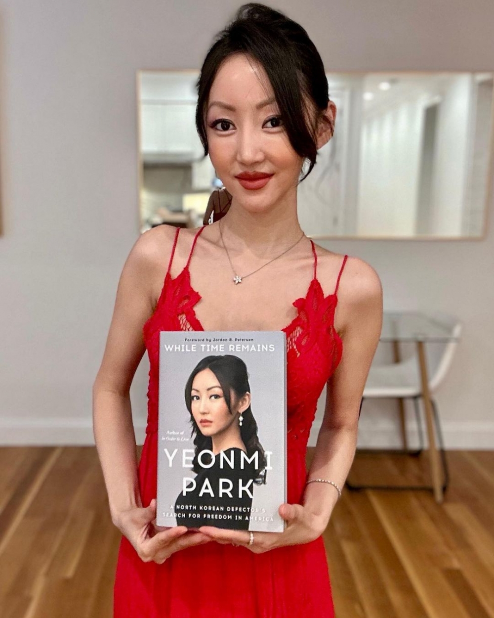 朴研美近日宣傳第二本自傳。