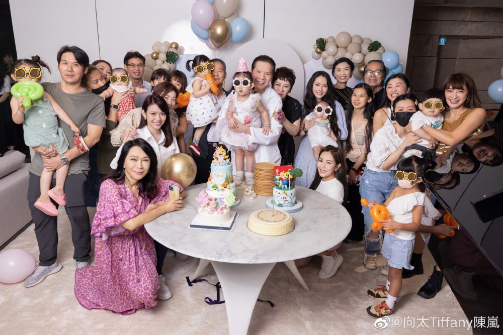 女兒生日也未見向佐的身影