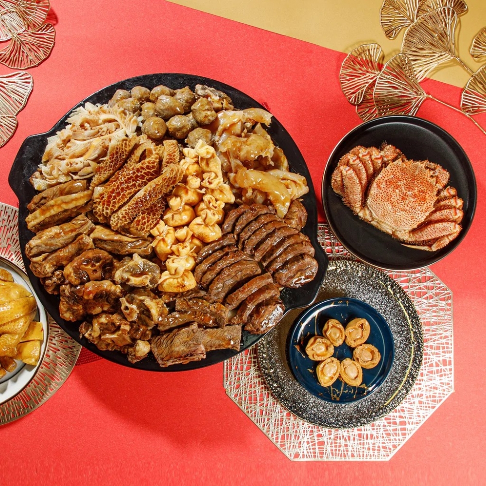毛蟹和牛慶典豐食盆菜 (8~10位)。