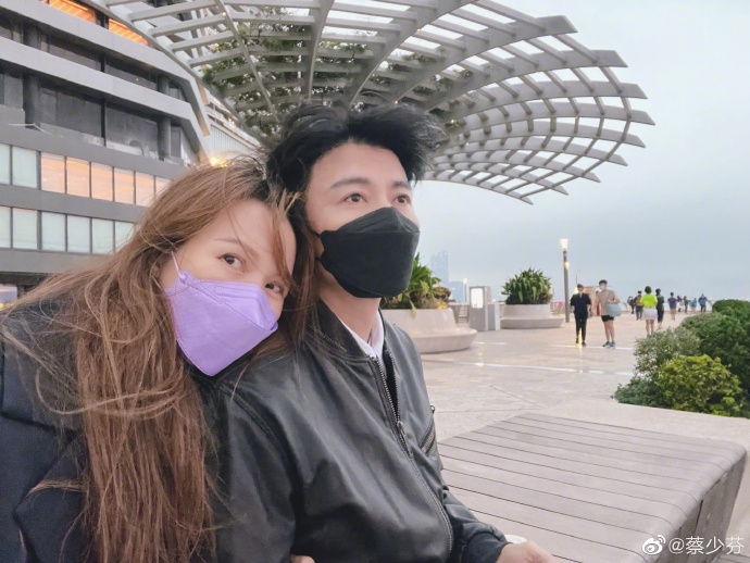 1月12日係張晉蔡少芬結婚15年嘅紀念日，兩人難得二人世界出門約會