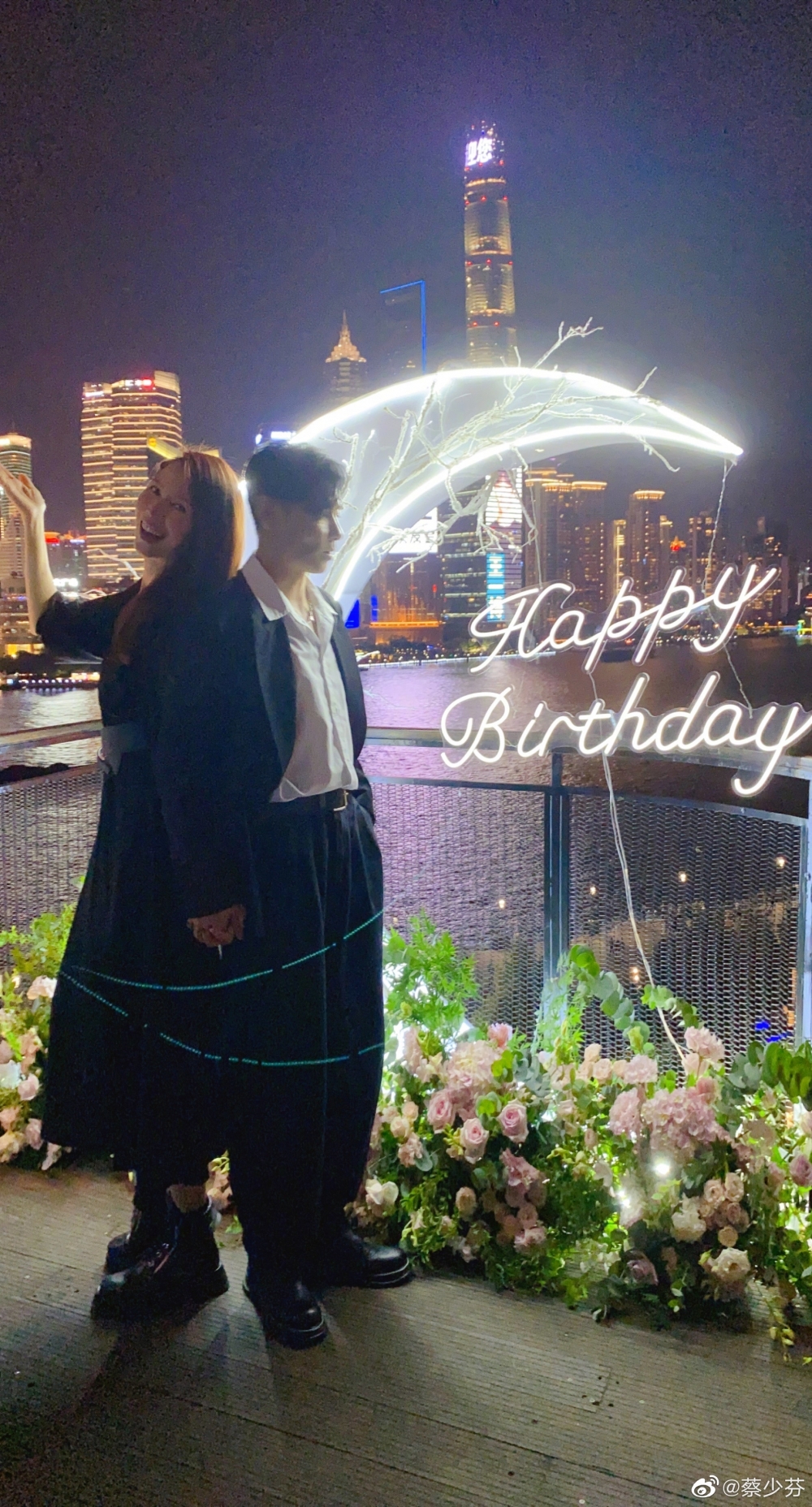 張晉曾於上海為蔡少芬慶祝生日