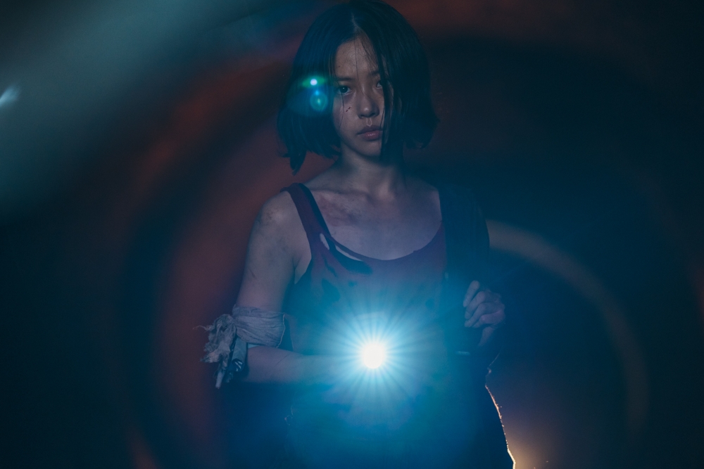 高旻示飾演的李恩宥從熱愛芭蕾舞、乾淨俐落的長髮高中生，變成幹練犀利的短髮女子。