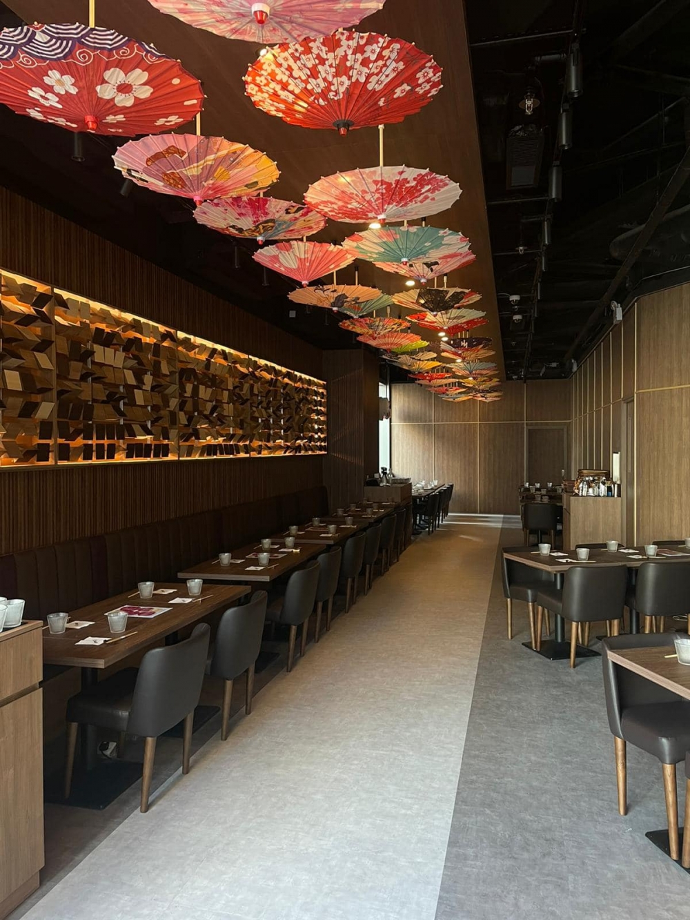 人氣申子居酒屋姊妹店「天心」選址於旺角,新店依然主打高質且正宗的日本菜,特別之處是新店齊集三個日本過江龍餐廳品牌。