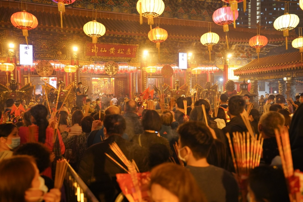 點香時不要用嘴吹香～