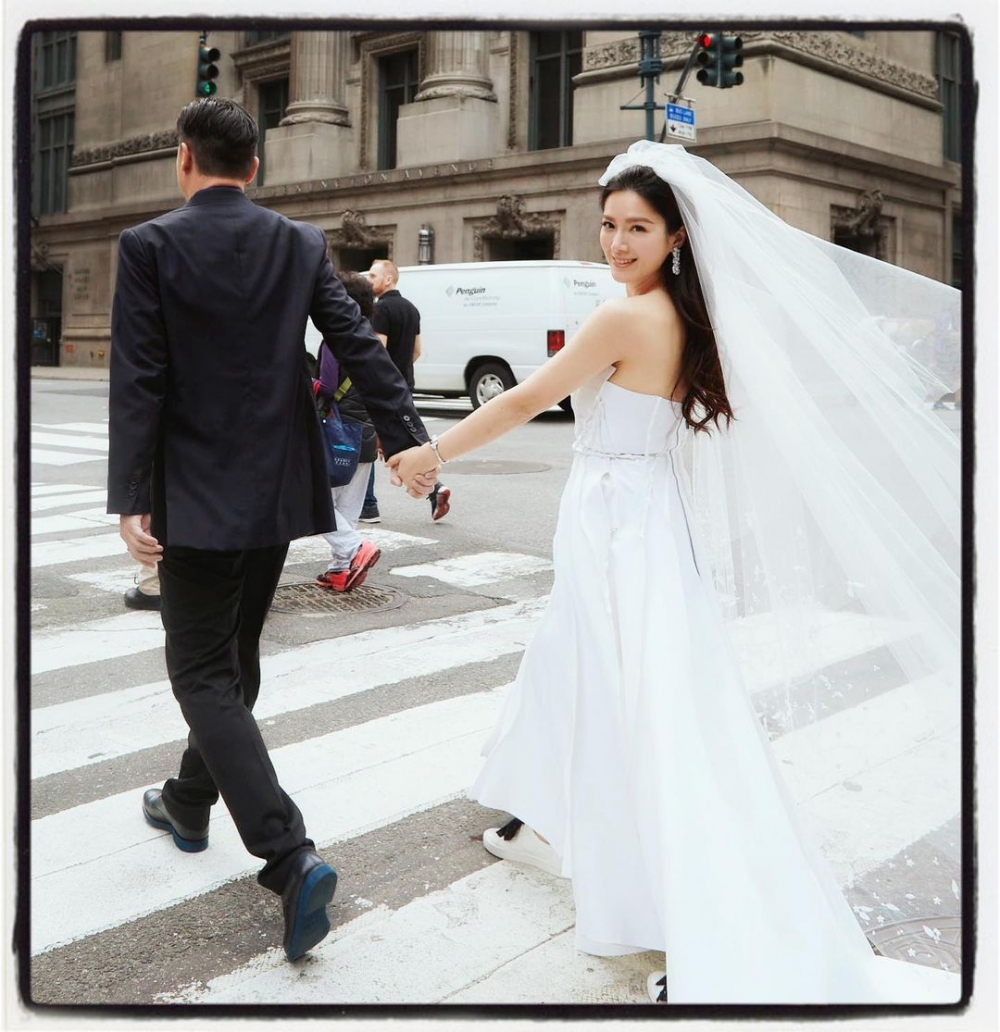 當日苟芸慧以為只係影婚紗相，點知原來係正式婚禮