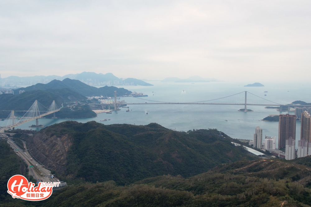 途還會有些樹蔭，更設有涼亭這大家中途休息，而第二個涼亭還能清楚見到青馬大橋和馬灣海峽海景，是全段路程的最開揚的景色