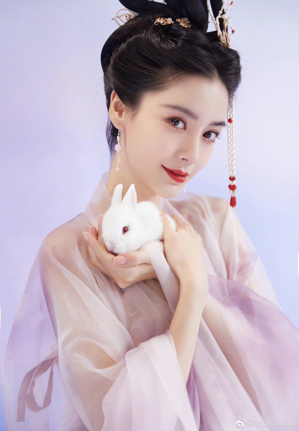 Angelababy獲內地網民大讚靚女