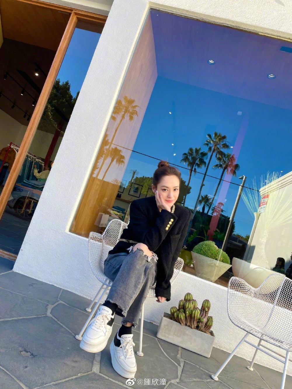 阿嬌喺社交平台上post咗多輯美國洛杉磯嘅旅行相。