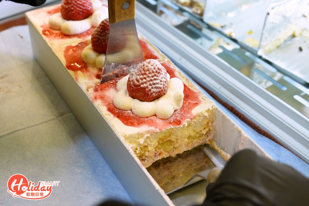 店主透露經典原味是人氣No.1，不過一場來到當然要試其他新派口味，當中草莓配海鹽芝士奶蓋賣相最吸引，選用時令日本長崎縣或熊本士多啤梨，店員會即場在表面加入海鹽，中和甜膩感。