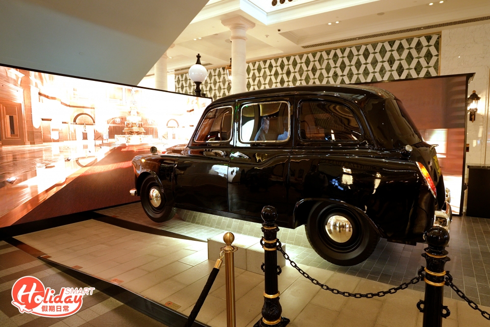 走入商場，會見到一架英國經典黑色的士