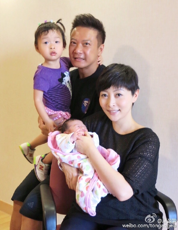 錢嘉樂同湯盈盈結婚超過10年，育有大女錢凱晴（Alyssa）及細女錢凱琪（Kassidy）