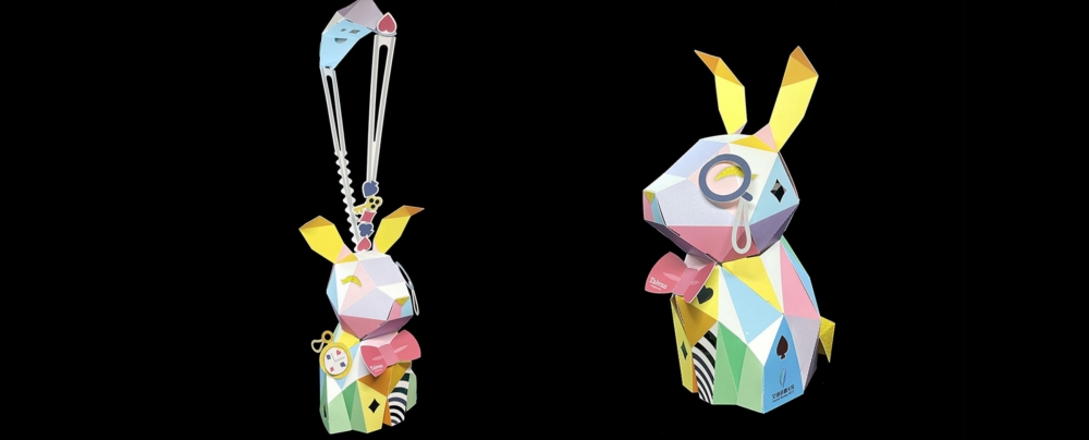 兔年小提燈以經典兒童文學《愛麗絲夢遊仙境》中白兔為發想。