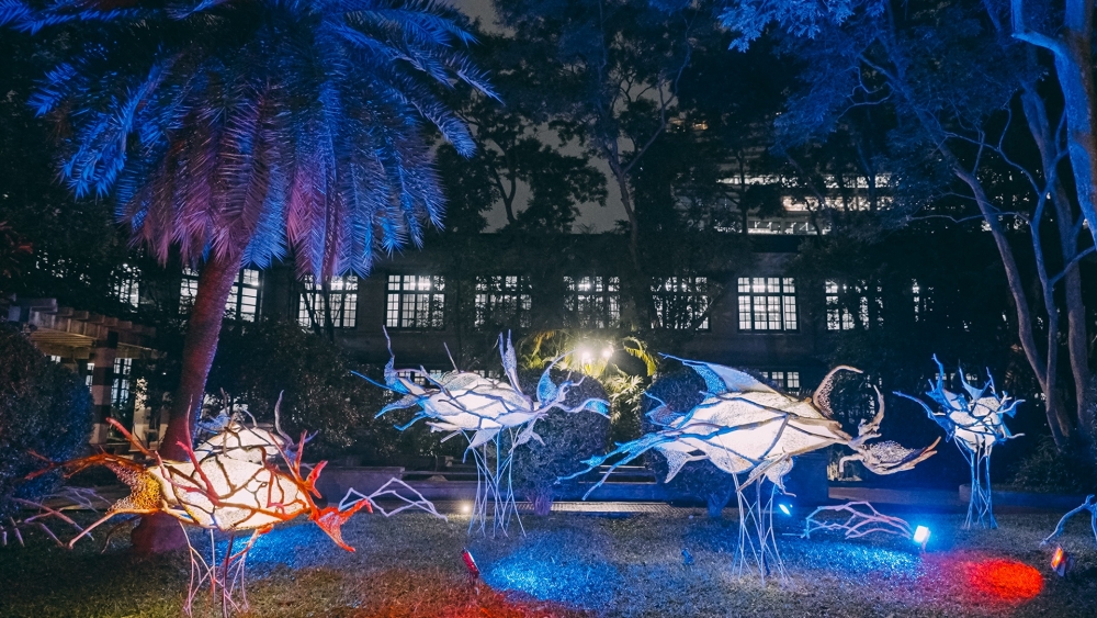 《潛行的靈光》好似走入阿凡達世界。