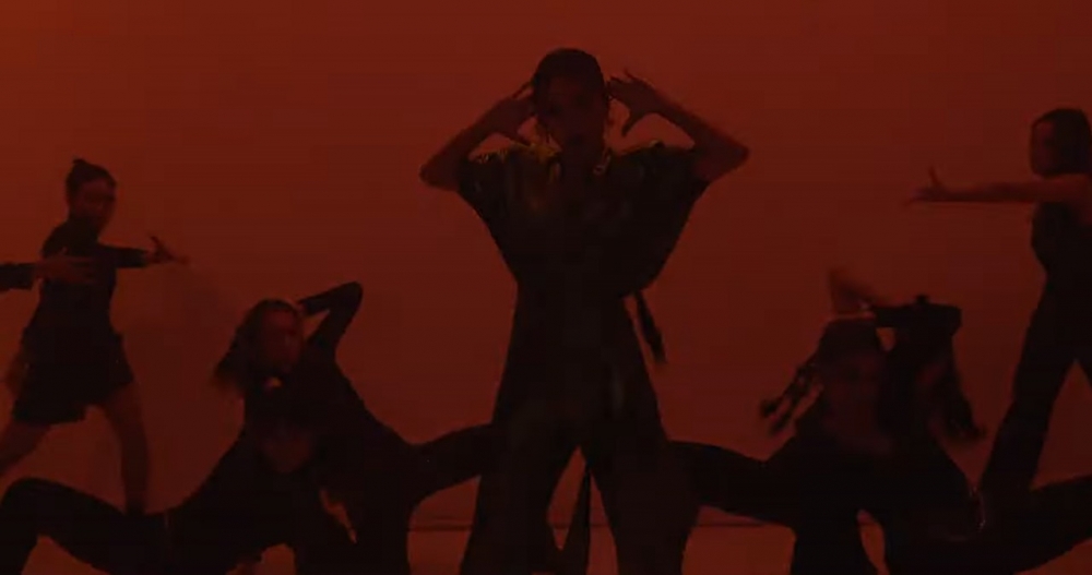 黃心穎全新派台作品《Crown Me》