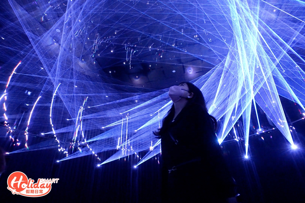 整體佔地53,000呎，一共有30個沉浸式藝術作品，主題涉及大自然、宇宙及光影等。