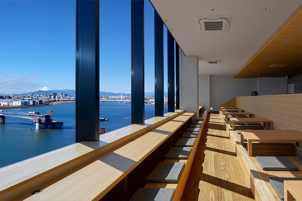 落地玻璃的設計，讓整個光線和視野都變得超正！