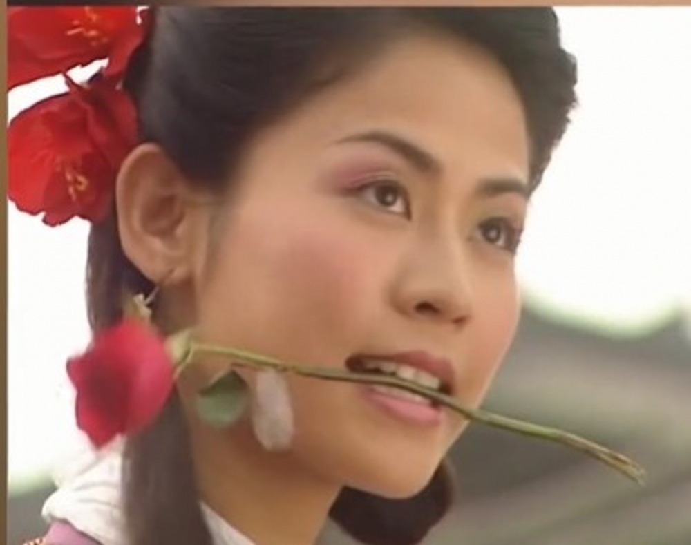宣萱喺《尋秦記》有一幕咬住玫瑰跳舞非常驚艷!