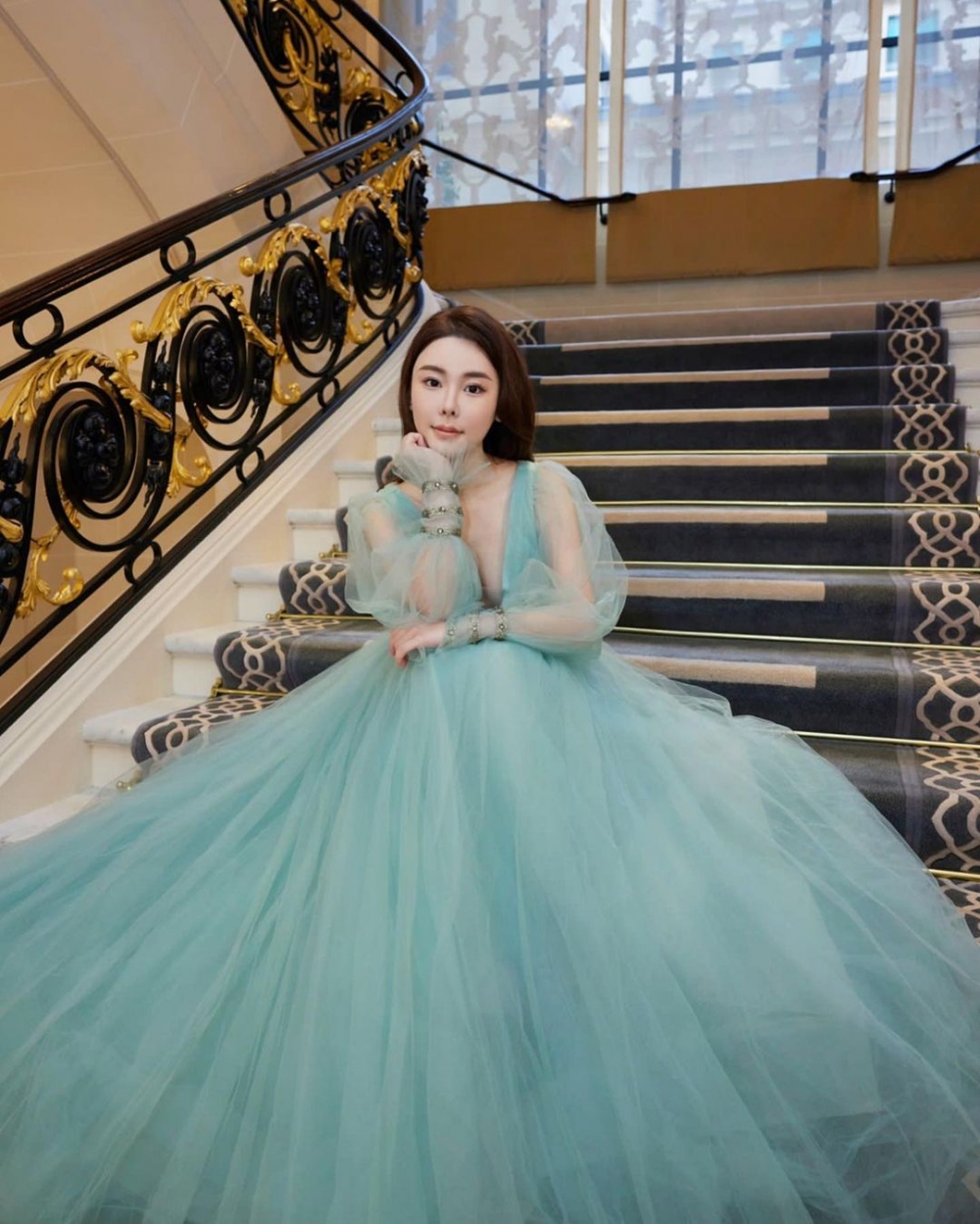 蔡天鳳(Abby)嘅不幸遭遇令人婉惜,有指蔡天鳳欲出售以前夫鄺港智父親名義買入嘅何文田豪宅而出事。