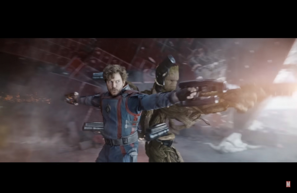 星爵與格魯特合作戰鬥的畫面，似乎係致敬《銀河守護隊》第一集中火箭浣熊與老格魯特的場面！