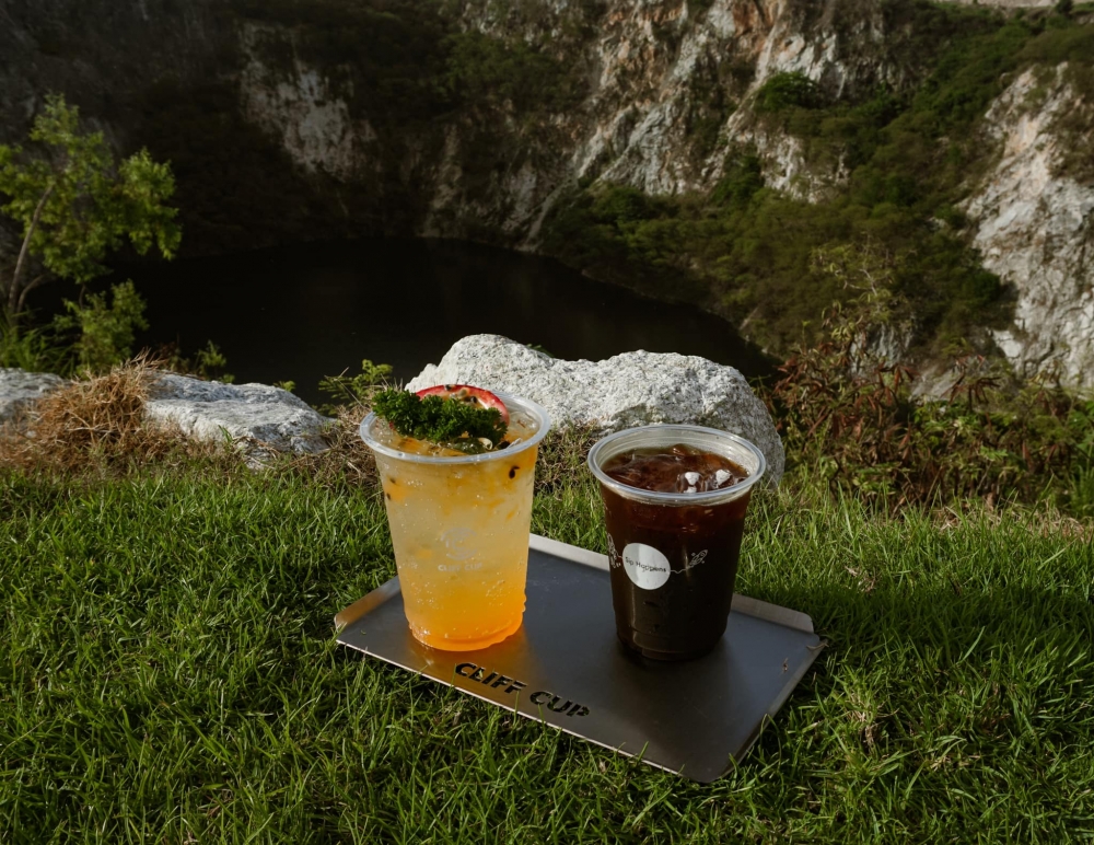 顧客可憑入場券換領一杯飲品。