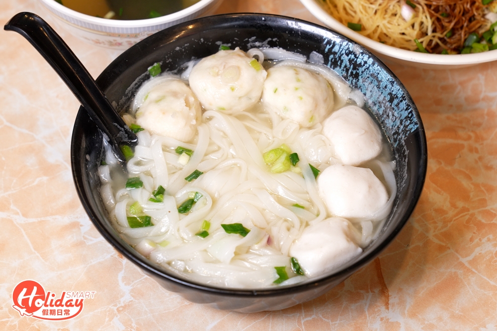 魚蛋則由新鮮門鱔拆肉起骨,再將其打成粒粒雪白的魚蛋
