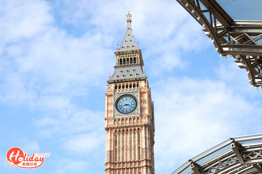 來到酒店一定要影這個標誌性的「大笨鐘」，它是按照原建築物的比例打造，高達96米並裝有電子時鐘
