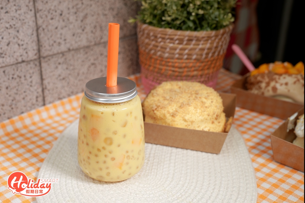 楊枝甘露飲落口感清新又多果肉，而椰汁桃膠帶濃郁椰香，桃膠夠滋補養顏，十分抵飲！