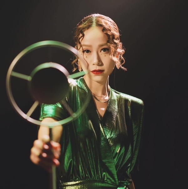 黃心穎IG公布其新歌《Crown Me》預告