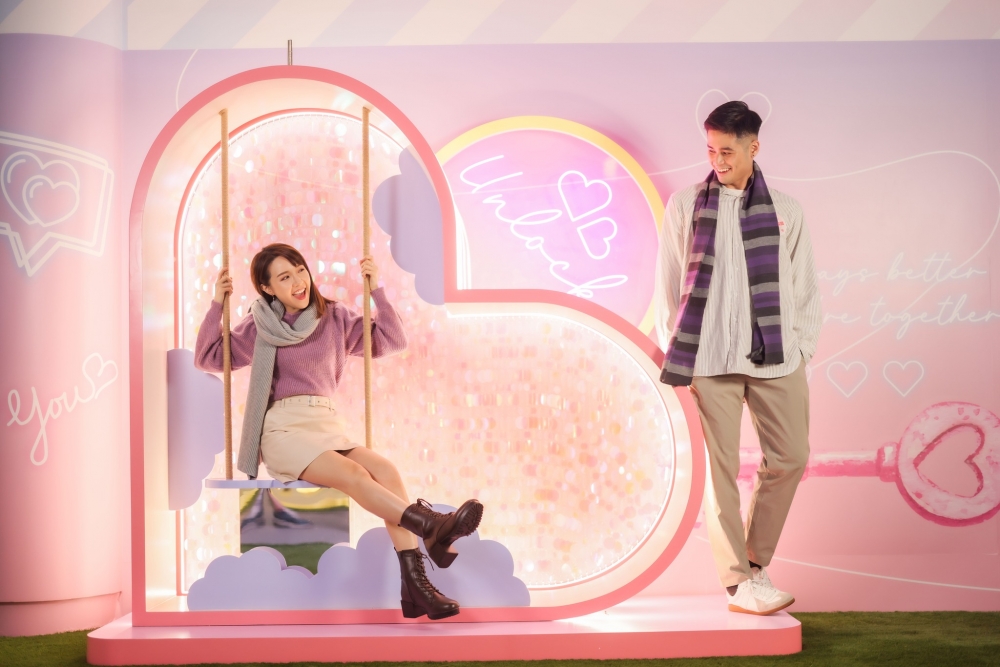 粉紅心形鑰匙特色打卡牆！