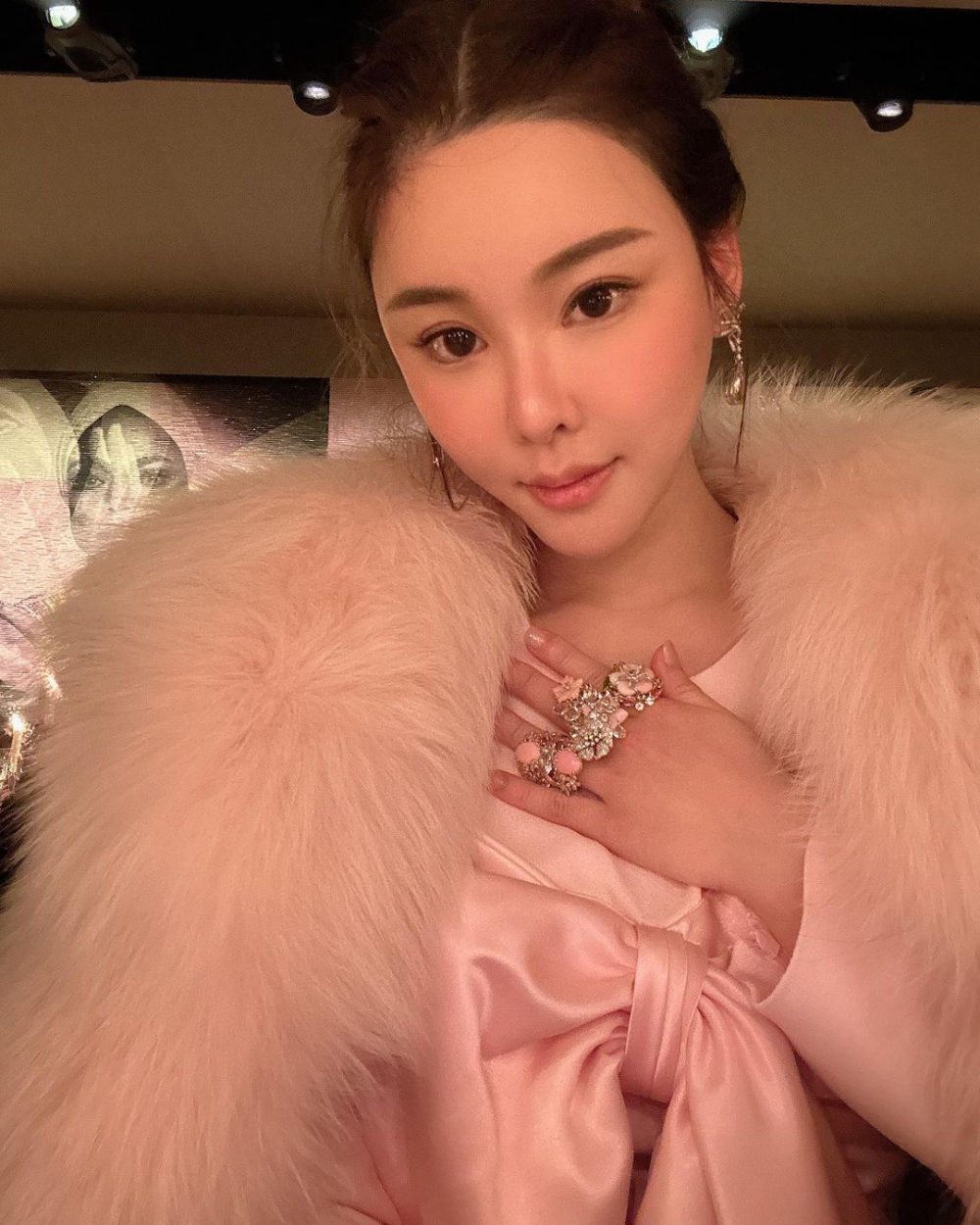 蔡天鳳案轟動全港,前夫鄺港智一家之後被捕。