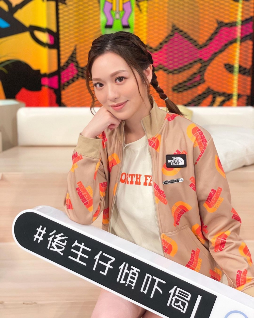 有傳馮盈盈因為犯咗3宗罪觸怒TVB高層,被掟入雪櫃