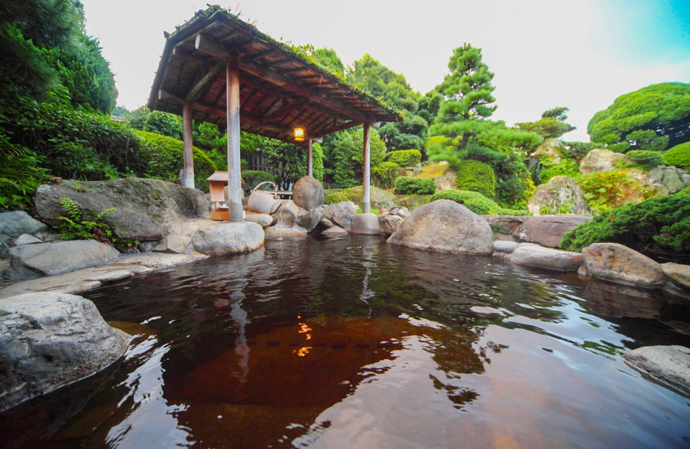 「茶浴」溫泉美肌效果自然加倍,泡完皮膚超滑溜,女生們值得住返晚泡過癮