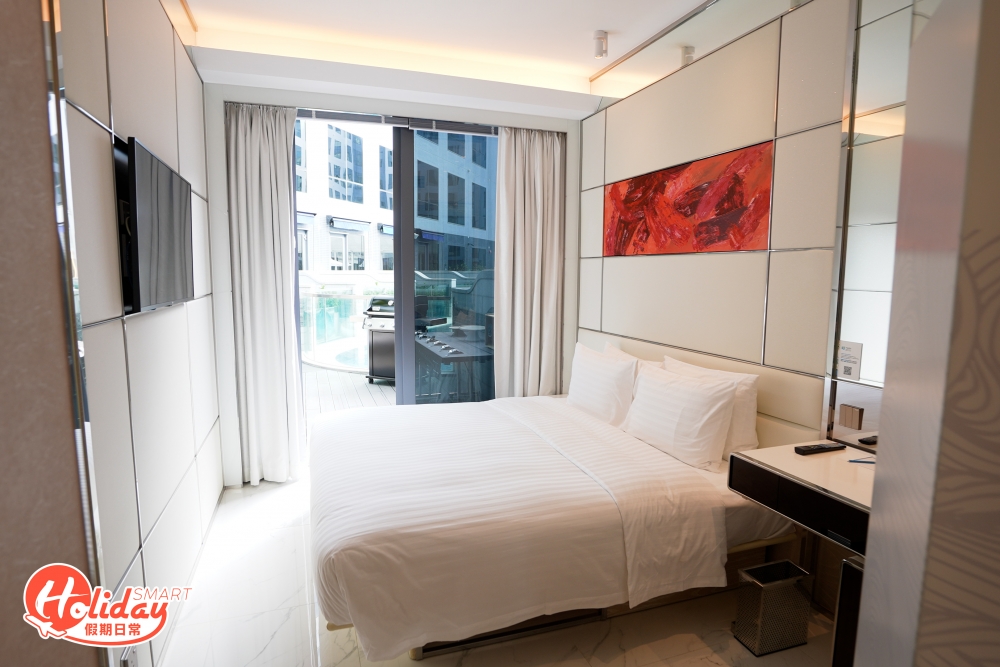 不過數到最豪華就是Cabana套房，走出露台就可以望到酒店泳池景，另外設有燒烤爐。