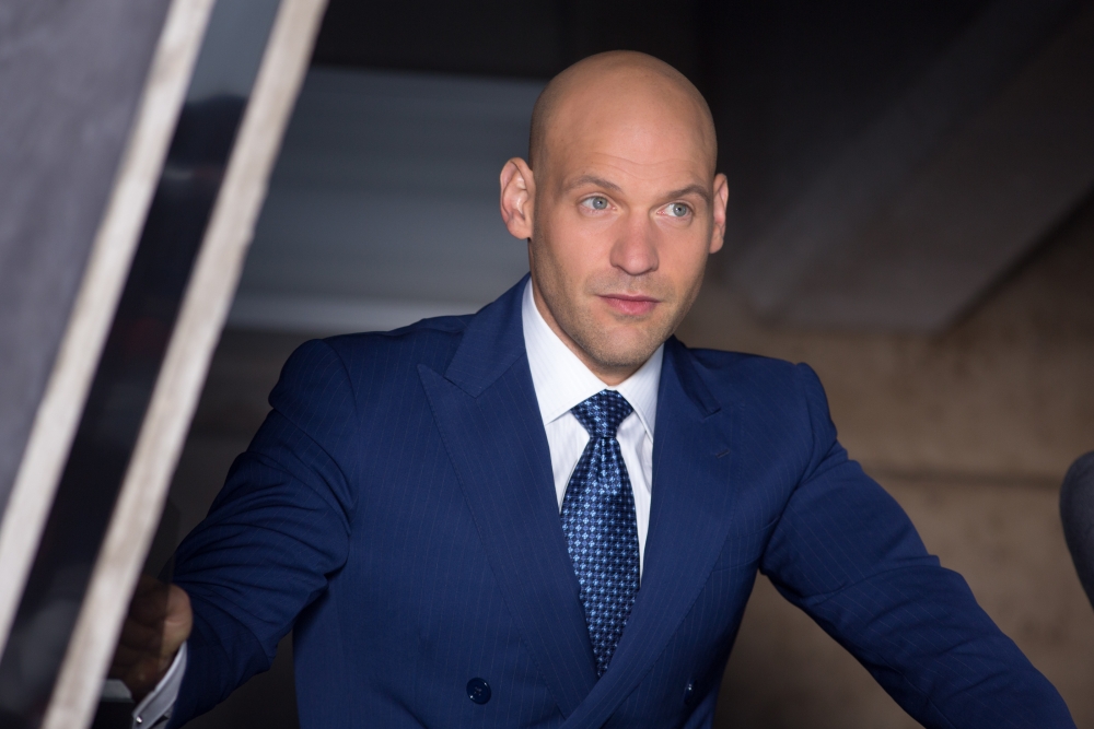 Corey Stoll飾演「黃蜂戰士」和「魔多客」。
