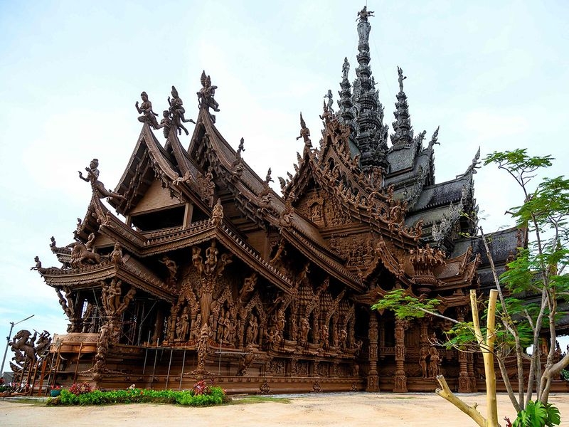 真理寺係世界上最大嘅木雕佛寺。
