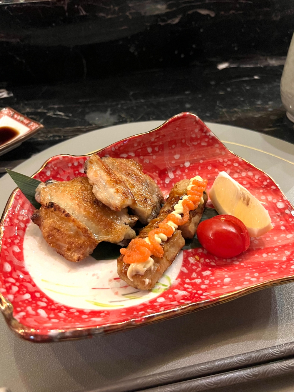 另外亦會配合「一魚多吃」的概念，創作多道獨一無二的菜式料理，包括燒魚、壽司、汁煮魚及刺身等。