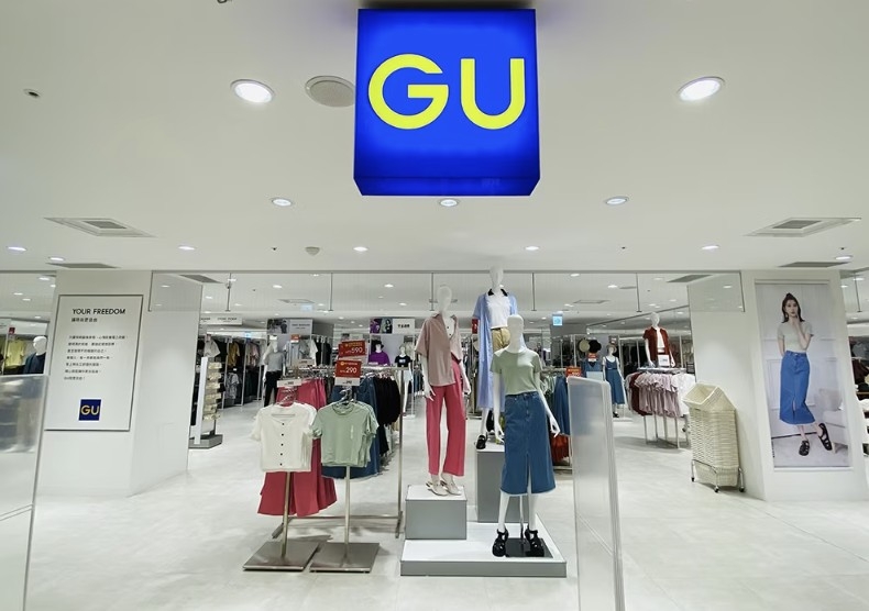 另外也推出為大學畢業生而設的UNIQLO Management Candidate（UMC）及 GU Management Candidate（GMC）員工起薪點亦上調至 $25,500。