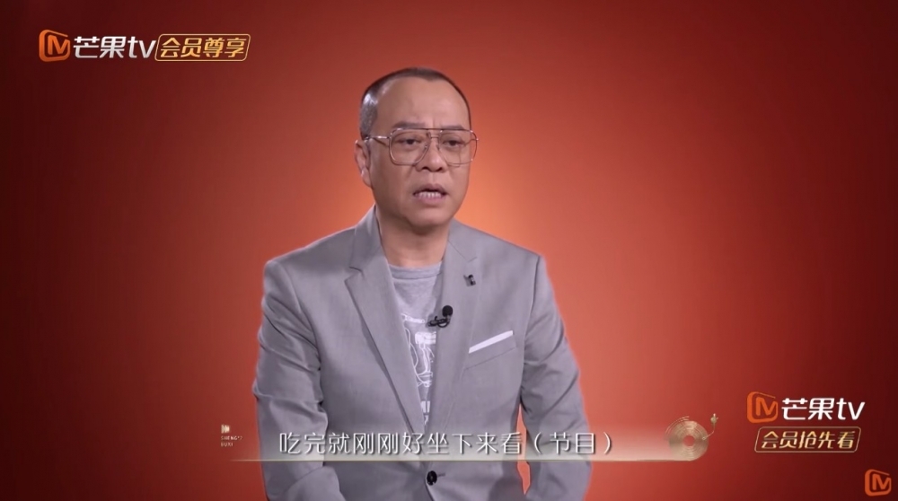 歐陽震華雖然唔係光頭,但佢超短頭髮亦係多年不變