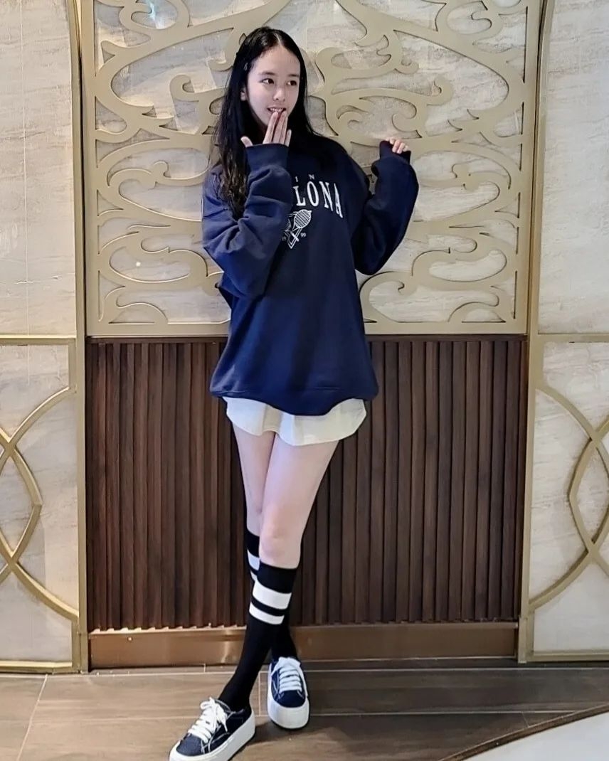 15歲嘅陳偲穎睇落大個女咗好多！