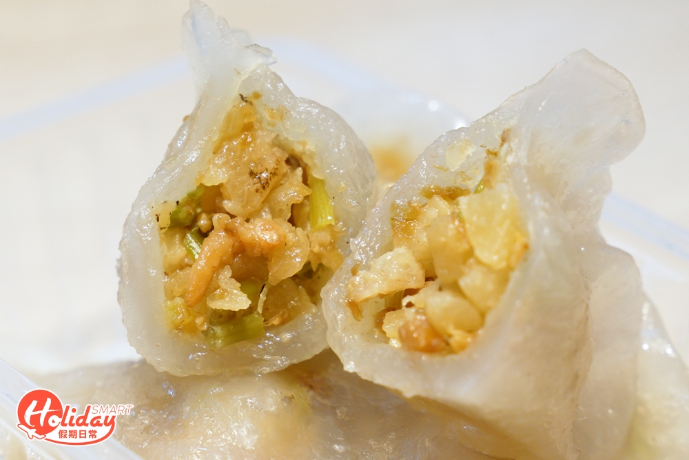 粒粉果包至飽滿,絕對稱得上足料,食落爽口帶鹹香,幾乎一出爐不用15分鐘已經賣完一大盤,如果嗜辣添加其辣椒油更惹味。