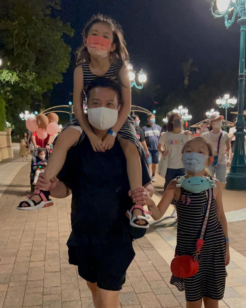 細女凱琪滿月時錢嘉樂表示覺得細女比較似湯盈盈，更直言：「大家幫下手話似媽媽啦，唔係我返到屋企好難做！」