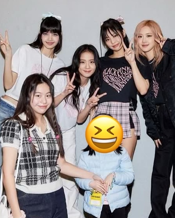 甘比就曾經喺IG晒出愛女與BLACPINK嘅合照。