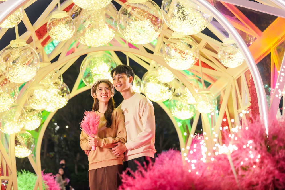 白天和夜晚呈現出不同的浪漫氣氛～