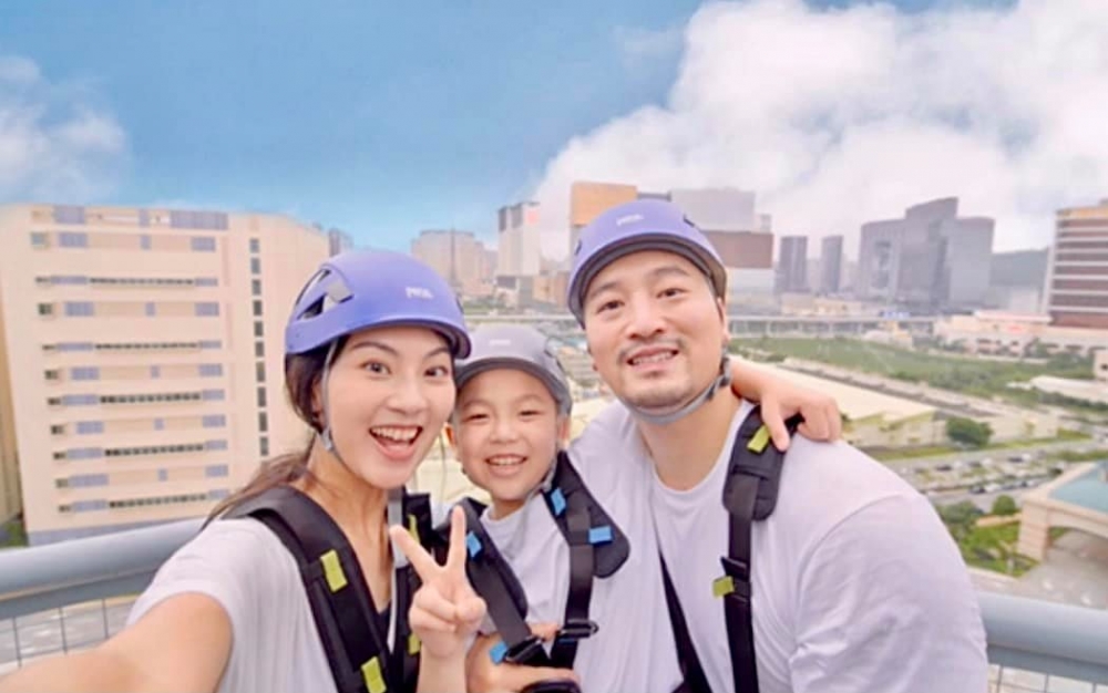 澳門飛索有五條滑索,可以畀5個乘客同時飛行,一家大細都可以參與。