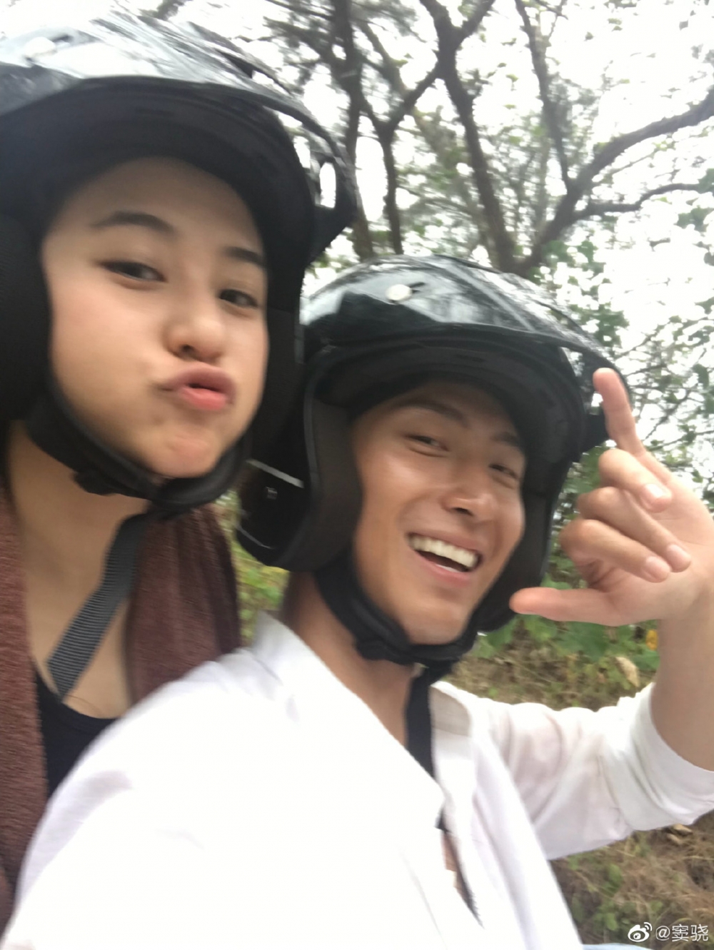 二人拍拖後經常放閃