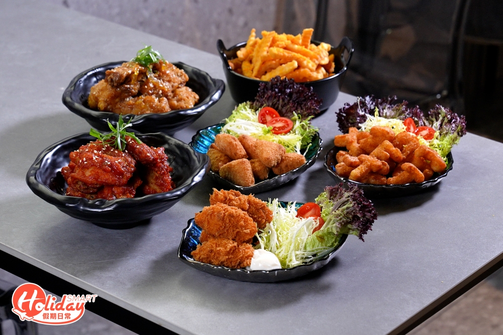 另外很貼心提供炸物小食，有超過10款選擇，全部即叫即炸，推介限量供應的韓式炸雞，有蜂蜜柚子和韓式辣醬味可選，另推介炸至外皮酥脆的吉列炸蠔，讓大家不用獨沽一味只食蝦。